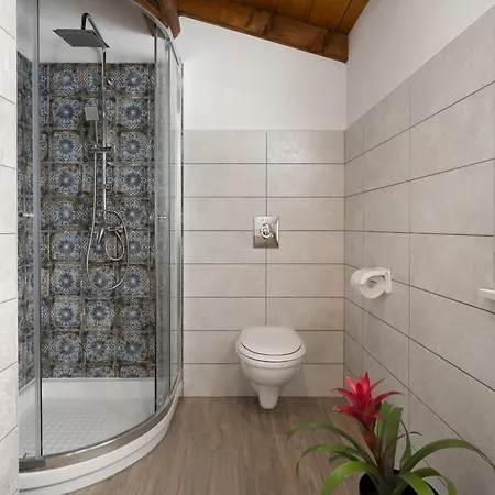 בית נופש Vito An Peaceful Escape Near Historic Town *