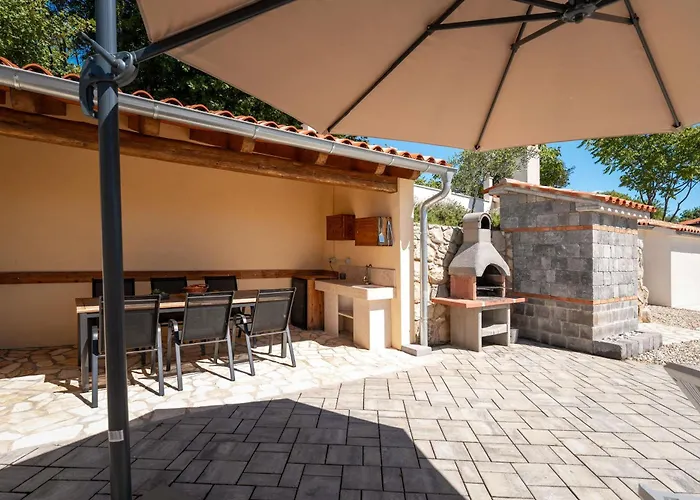 Vito An Peaceful Escape Near Historic Town Vikendica Labin (Istria)