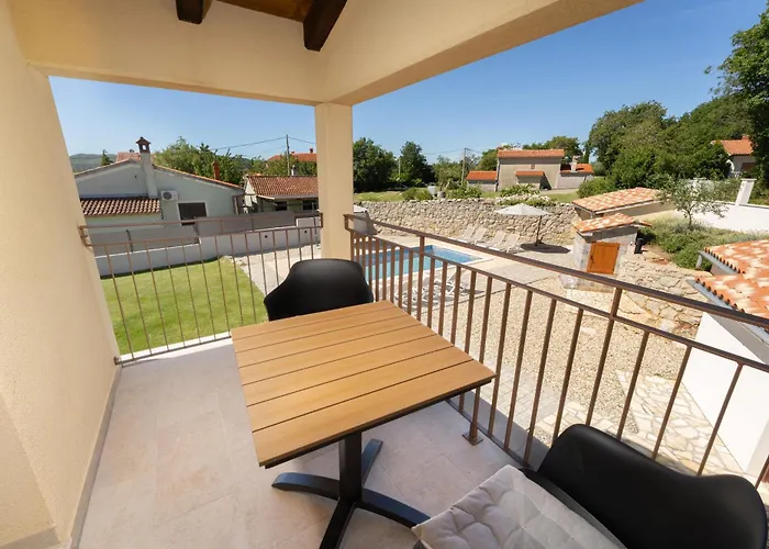 Vito An Peaceful Escape Near Historic Town Vikendica *